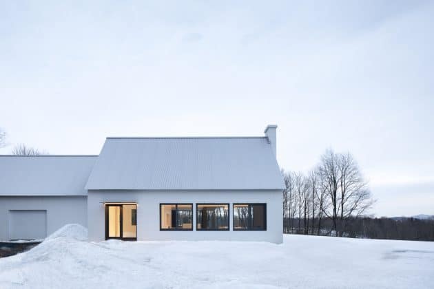 Knowlton Residence by Thomas Balaban Architect in Quebec, Canada