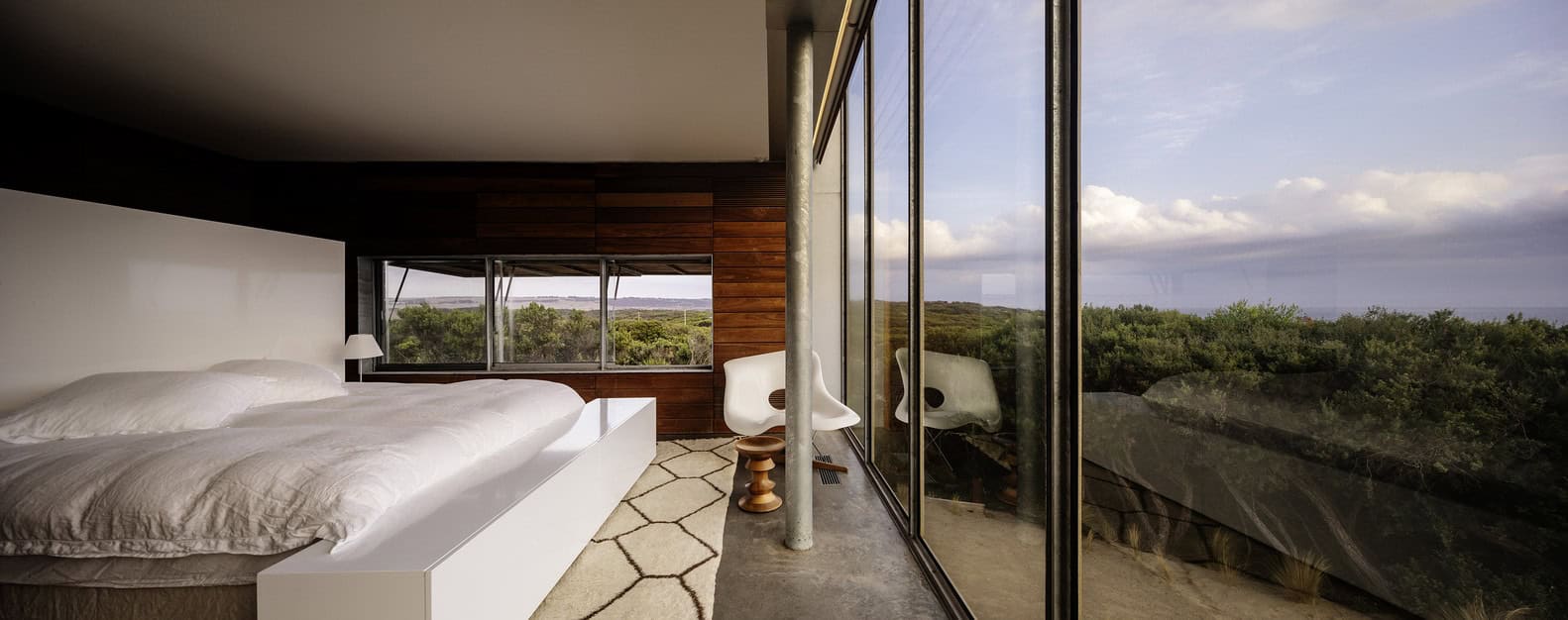 St. Andrews Beach Villa by Woods Bagot in Victoria, Australia St. Andrews Beach Villa by Woods Bagot in Victoria, Australia