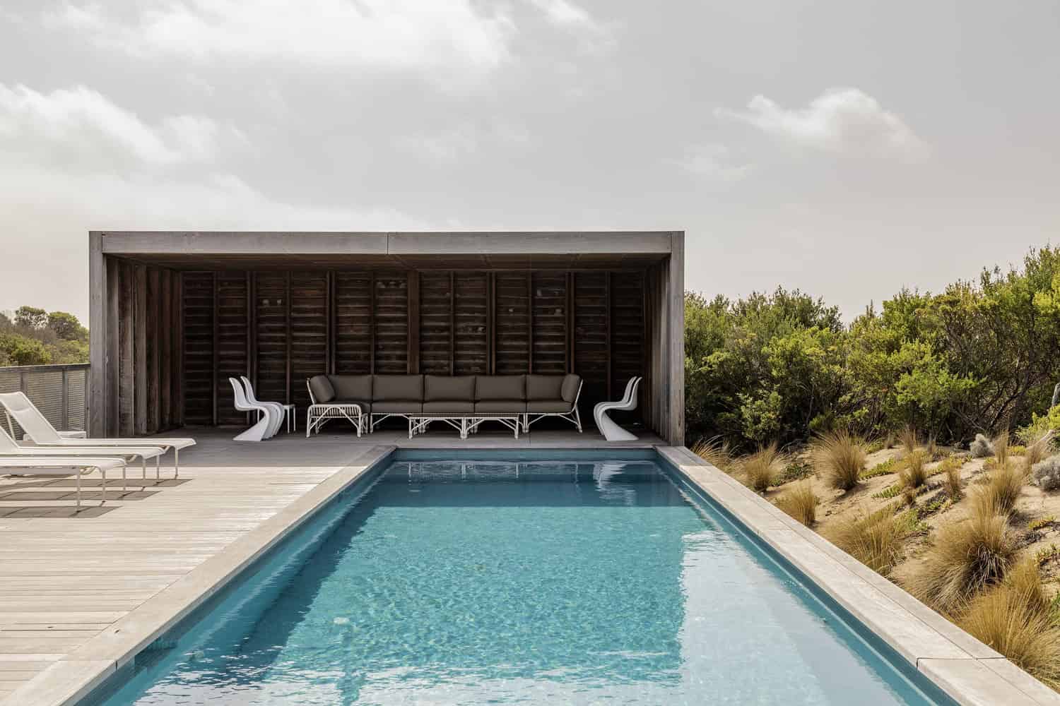 St. Andrews Beach Villa by Woods Bagot in Victoria, Australia St. Andrews Beach Villa by Woods Bagot in Victoria, Australia