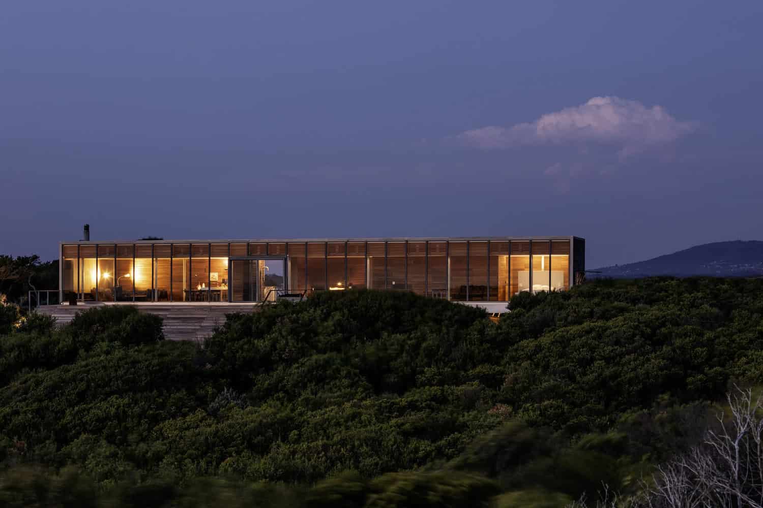 St. Andrews Beach Villa by Woods Bagot in Victoria, Australia St. Andrews Beach Villa by Woods Bagot in Victoria, Australia