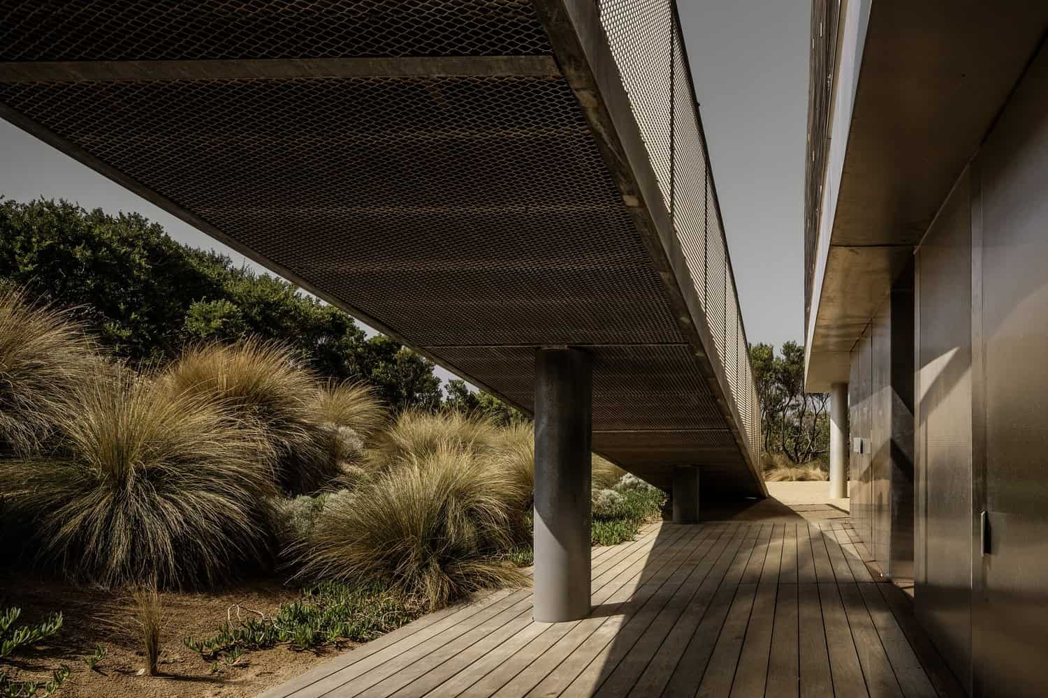 St. Andrews Beach Villa by Woods Bagot in Victoria, Australia St. Andrews Beach Villa by Woods Bagot in Victoria, Australia