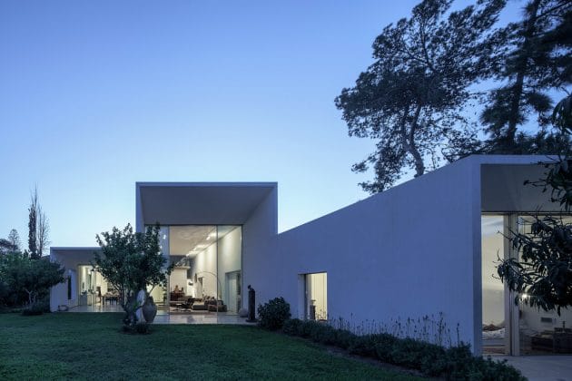 T/A House by Paritzki & Liani Architects in Tel Aviv, Israel