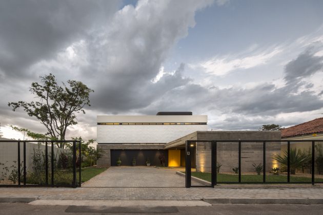 11 House by CoDA Arquitetos in Brasilia, Brazil