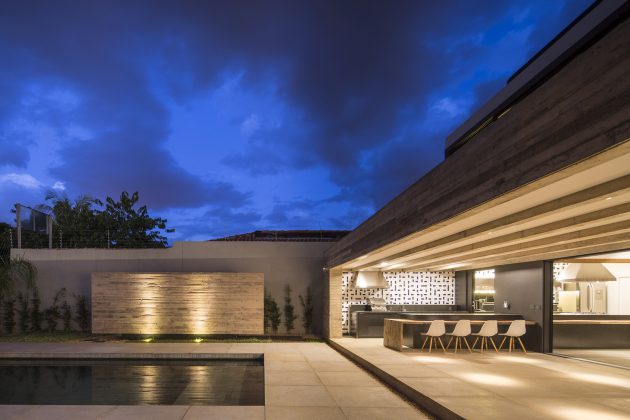 11 House by CoDA Arquitetos in Brasilia, Brazil