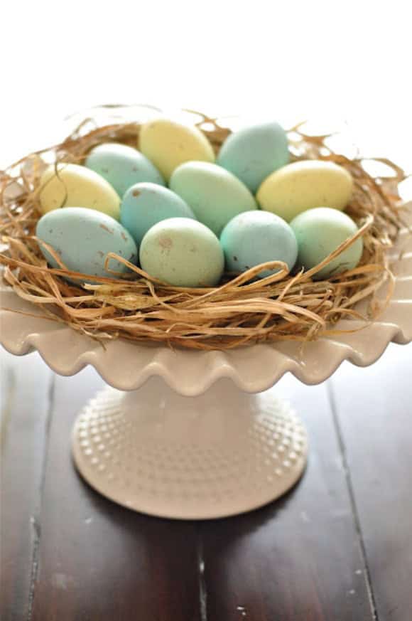 13. DIY Easter Table Decor – Easter Egg Nest