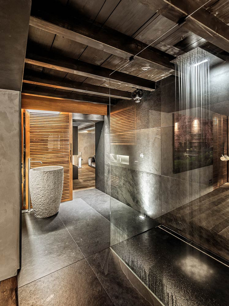16 Superb Industrial Bathroom Designs That Will Catch You Off Guard