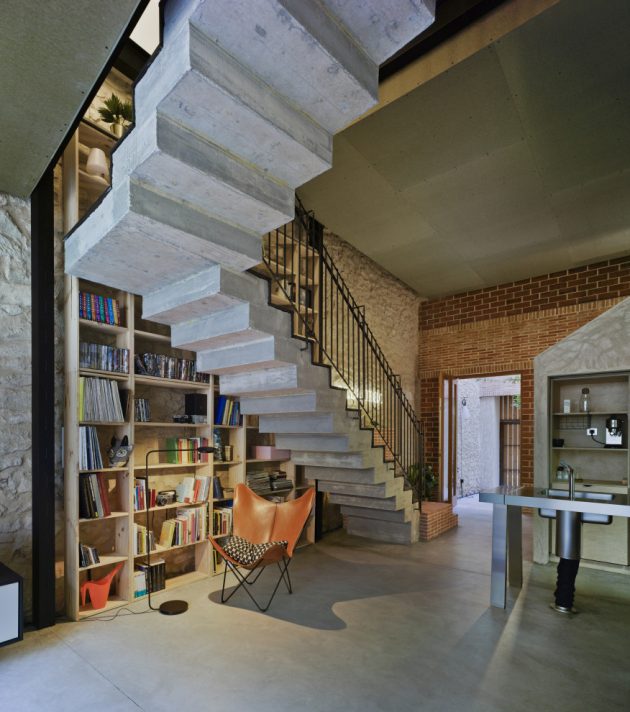 18 Uplifting Industrial Staircase Designs That Will Transform Your Loft