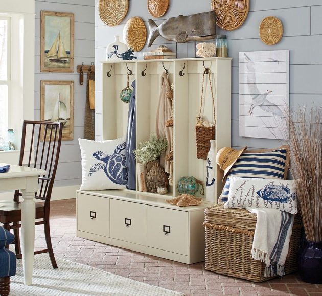 How to Create a Seaside Atmosphere in the Entrance