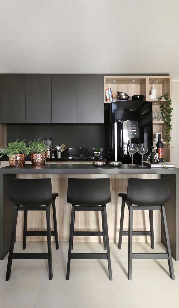 8 Fantastic Black Refrigerators You Will Definitely Want for Your Unique Kitchen