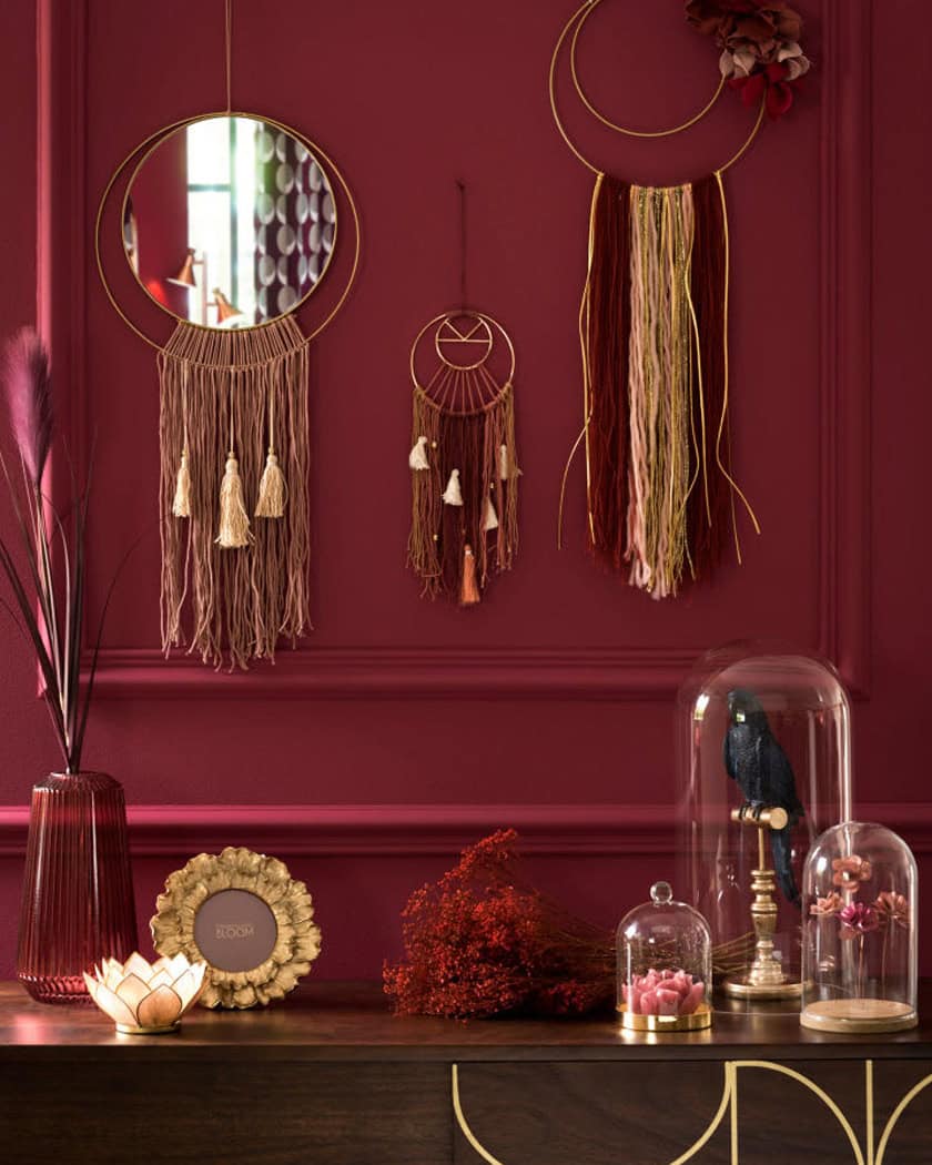 How to Use the Splendid Burgundy Color in the Living Room Decor? How to Use the Splendid Burgundy Color in the Living Room Decor?