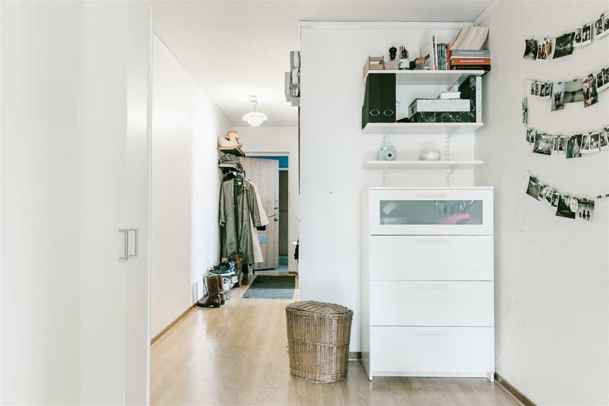 Charming & Well-Decorated Old Apartment With Vintage Furniture Charming & Well-Decorated Old Apartment With Vintage Furniture