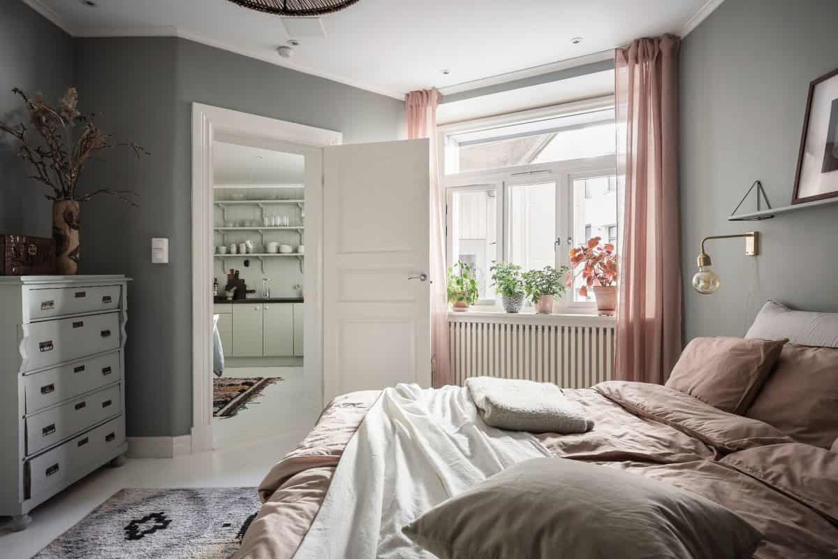 Colorful Decor with Fresh Flowers & Plants Colorful Decor with Fresh Flowers & Plants