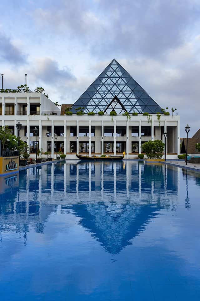 Aarya Club by Ishwar Gehi Architect in Rajkot, India Aarya Club by Ishwar Gehi Architect in Rajkot, India