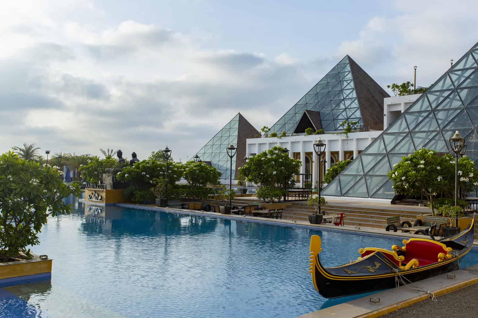 Aarya Club by Ishwar Gehi Architect in Rajkot, India