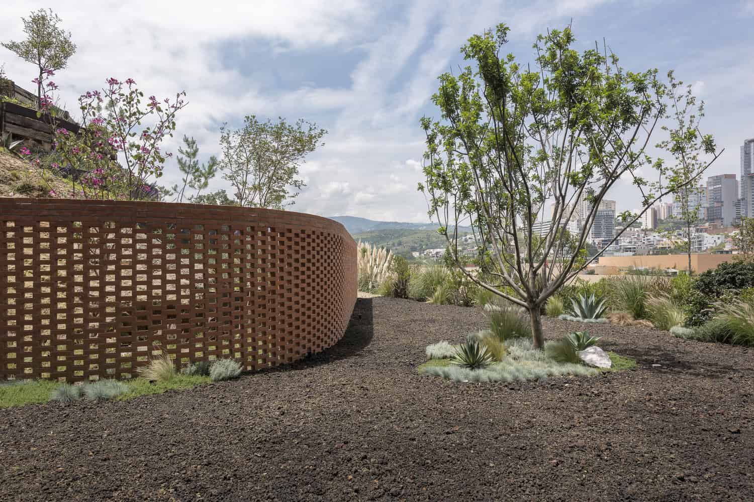 Canto House by Studio 91 in Naucalpan de Juarez, Mexico Canto House by Studio 91 in Naucalpan de Juarez, Mexico