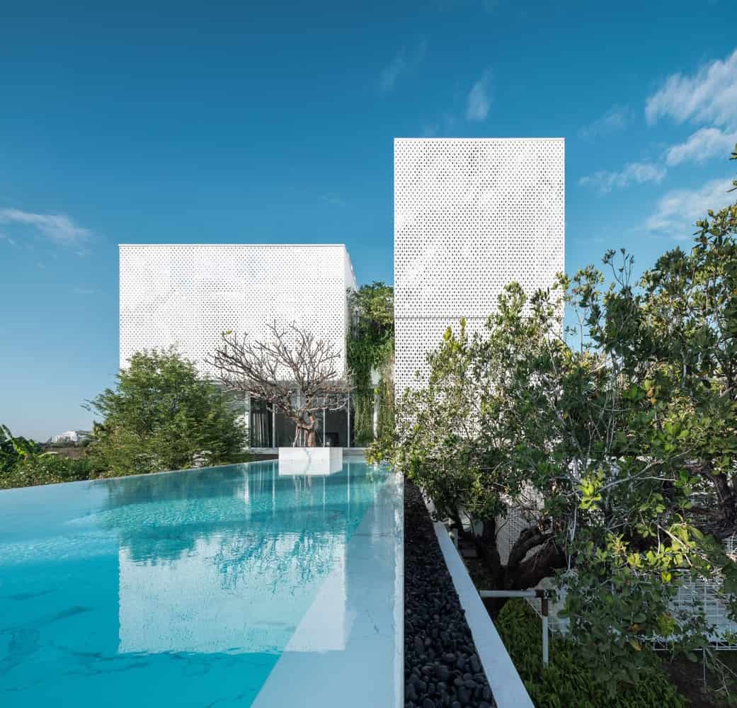 Shade House by Ayutt and Associates Design in Thailand Shade House by Ayutt and Associates Design in Thailand