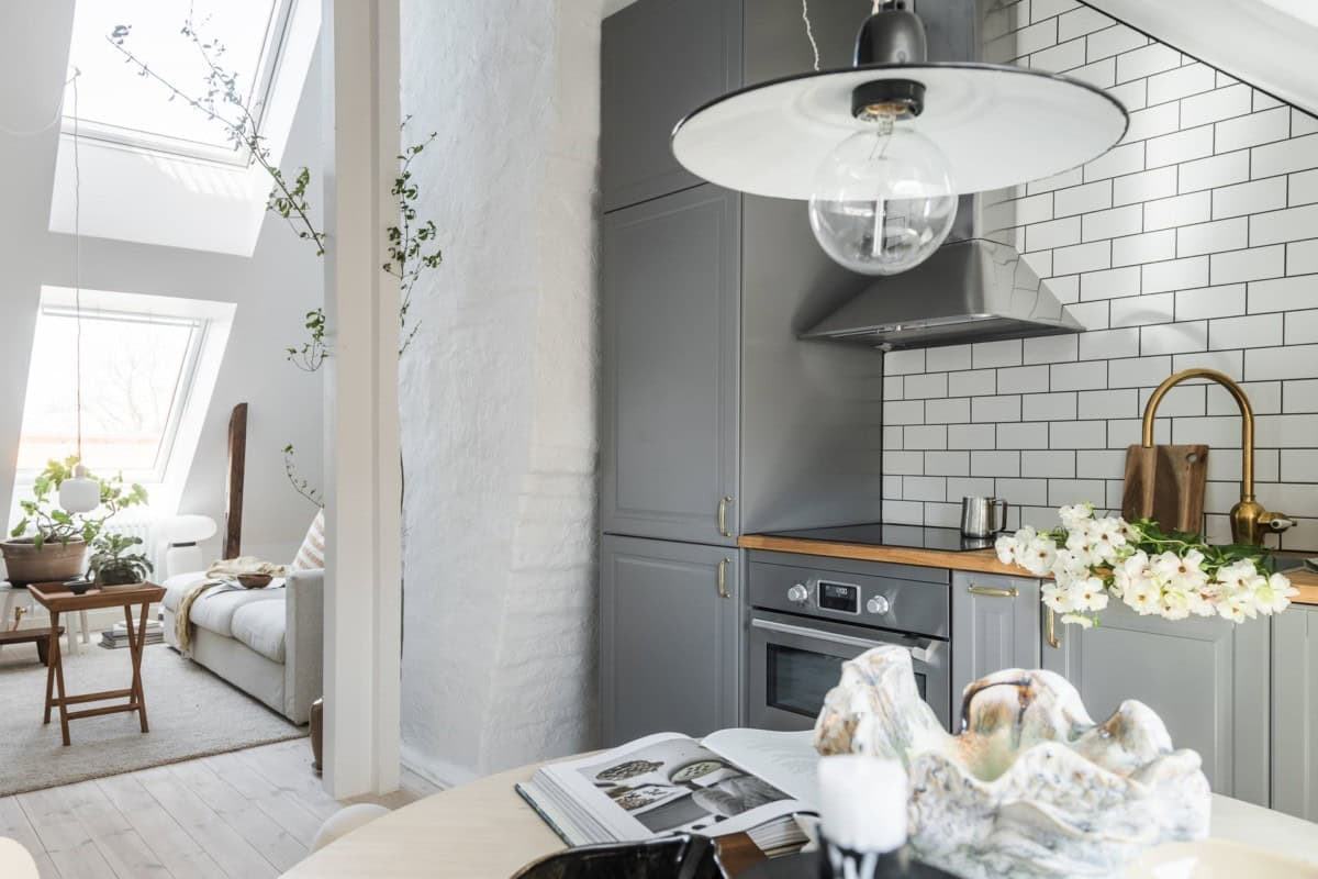 Mini Youth Penthouse With High Sloping Ceilings Mini Youth Penthouse With High Sloping Ceilings