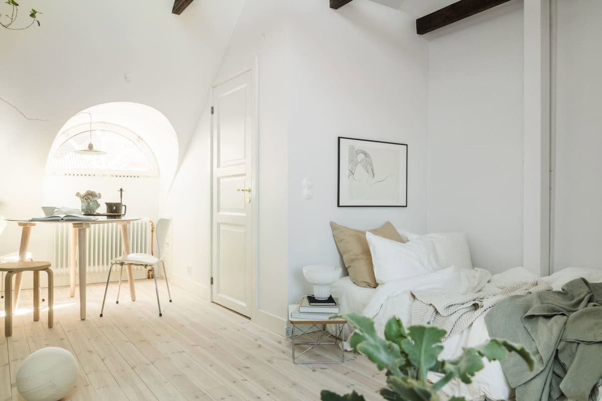 Mini Youth Penthouse With High Sloping Ceilings Mini Youth Penthouse With High Sloping Ceilings