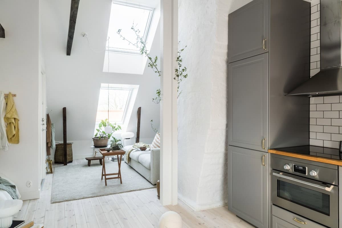 Mini Youth Penthouse With High Sloping Ceilings Mini Youth Penthouse With High Sloping Ceilings