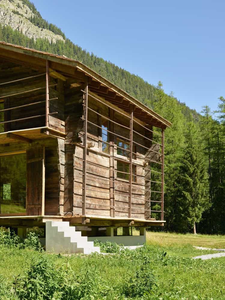 Barn Conversion by Savioz Fabrizzi Architects in Orsieres, Switzerland Barn Conversion by Savioz Fabrizzi Architects in Orsieres, Switzerland