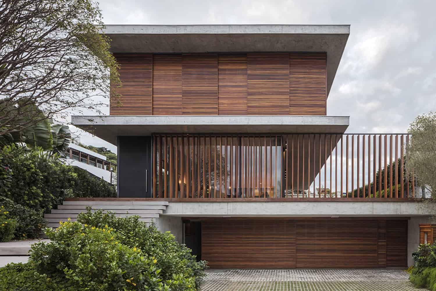 Bravos House by Jobim Carlevaro Arquitetos in Itajai, Brazil Bravos House by Jobim Carlevaro Arquitetos in Itajai, Brazil