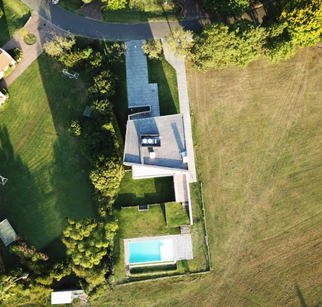 Golf House by Adolfo Bavio Arquitectos in Pilar, Argentina