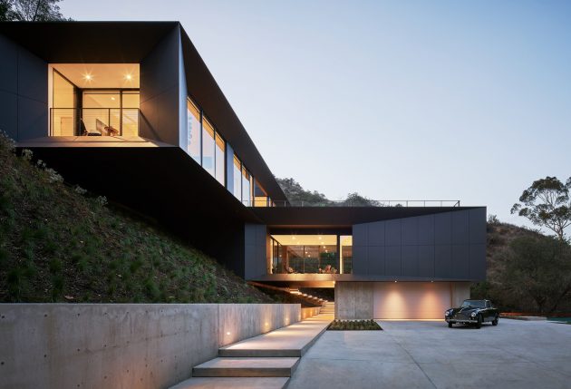 LR2 House by Montalba Architects in Pasadena, California