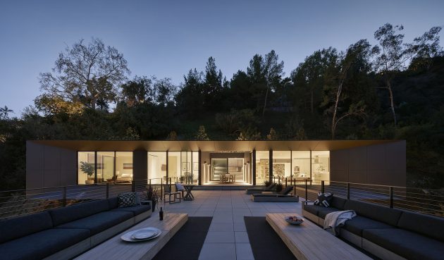 LR2 House by Montalba Architects in Pasadena, California