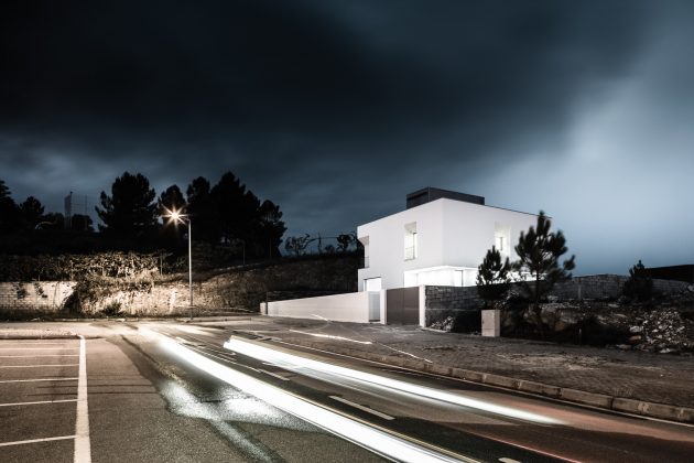 Lot 31 House by ADOFF - Arquitetos in Mirandela, Portugal