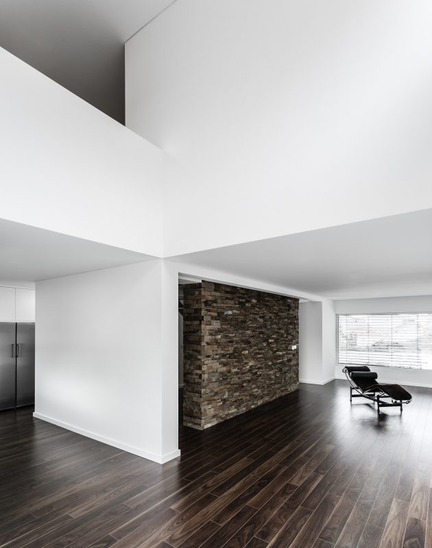 Lot 31 House by ADOFF - Arquitetos in Mirandela, Portugal