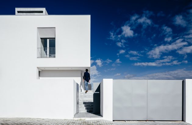 Lot 31 House by ADOFF - Arquitetos in Mirandela, Portugal