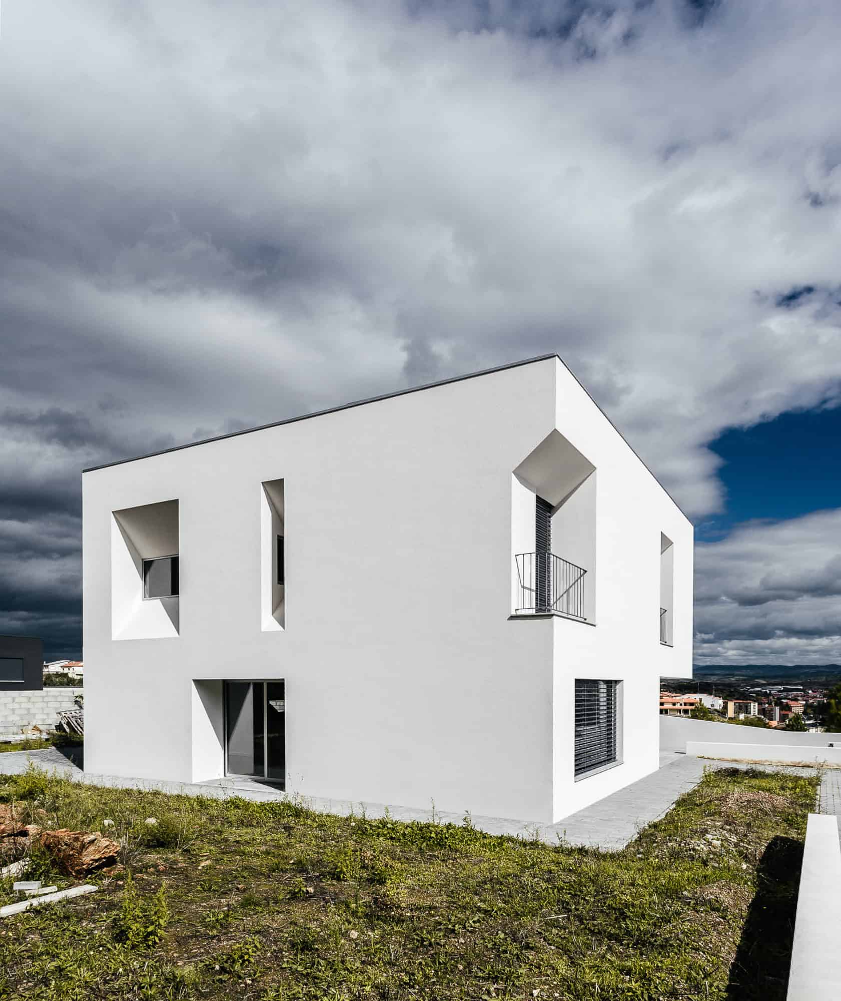 Lot 31 House by ADOFF - Arquitetos in Mirandela, Portugal Lot 31 House by ADOFF - Arquitetos in Mirandela, Portugal
