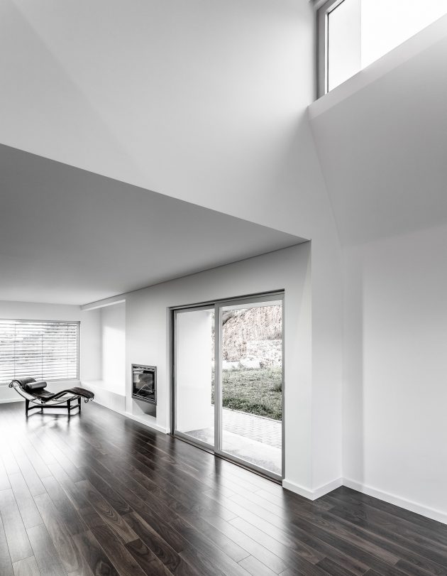Lot 31 House by ADOFF - Arquitetos in Mirandela, Portugal
