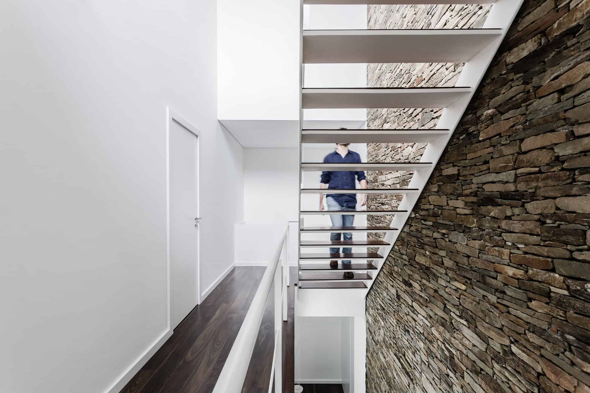 Lot 31 House by ADOFF - Arquitetos in Mirandela, Portugal Lot 31 House by ADOFF - Arquitetos in Mirandela, Portugal