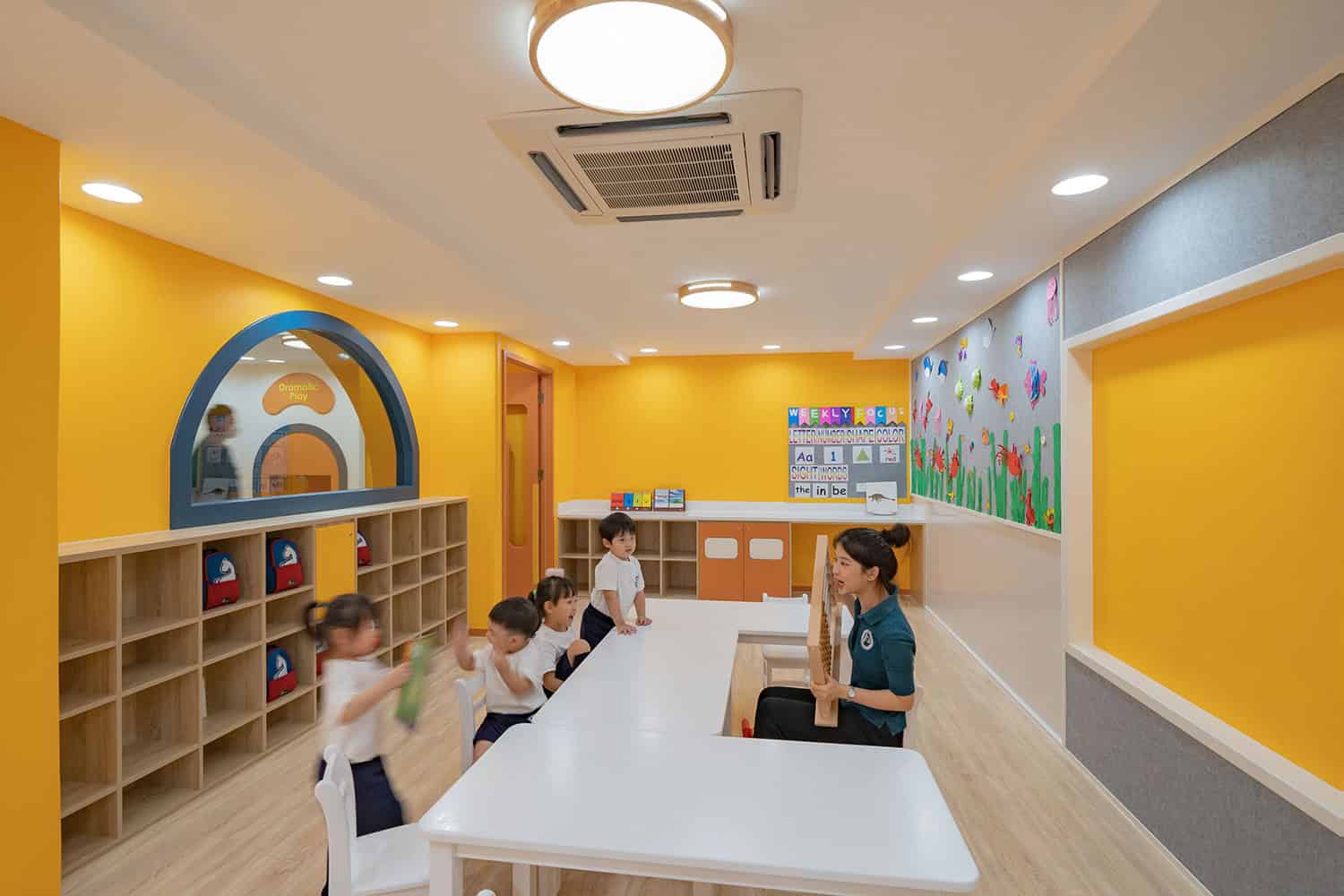 Pony Running Daycare Showroom by VMDPE Design in Shenzhen, China Pony Running Daycare Showroom by VMDPE Design in Shenzhen, China