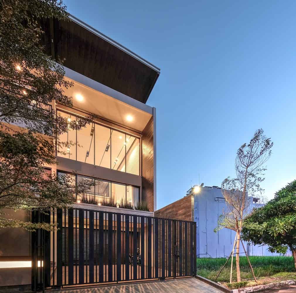 R+E House by DP+HS Architects: A Jakarta Family Home Built on Interlocking Spaces R+E House by DP+HS Architects: A Jakarta Family Home Built on Interlocking Spaces