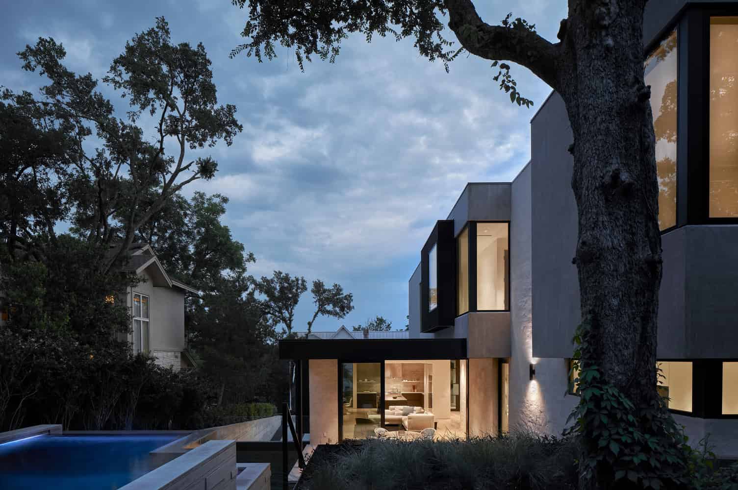 Skybox House by Dick Clark + Associates in Austin, Texas Skybox House by Dick Clark + Associates in Austin, Texas