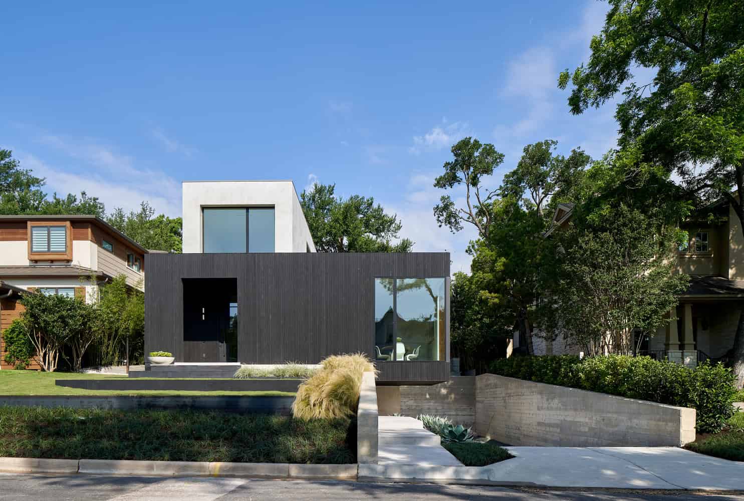 Skybox House by Dick Clark + Associates in Austin, Texas Skybox House by Dick Clark + Associates in Austin, Texas