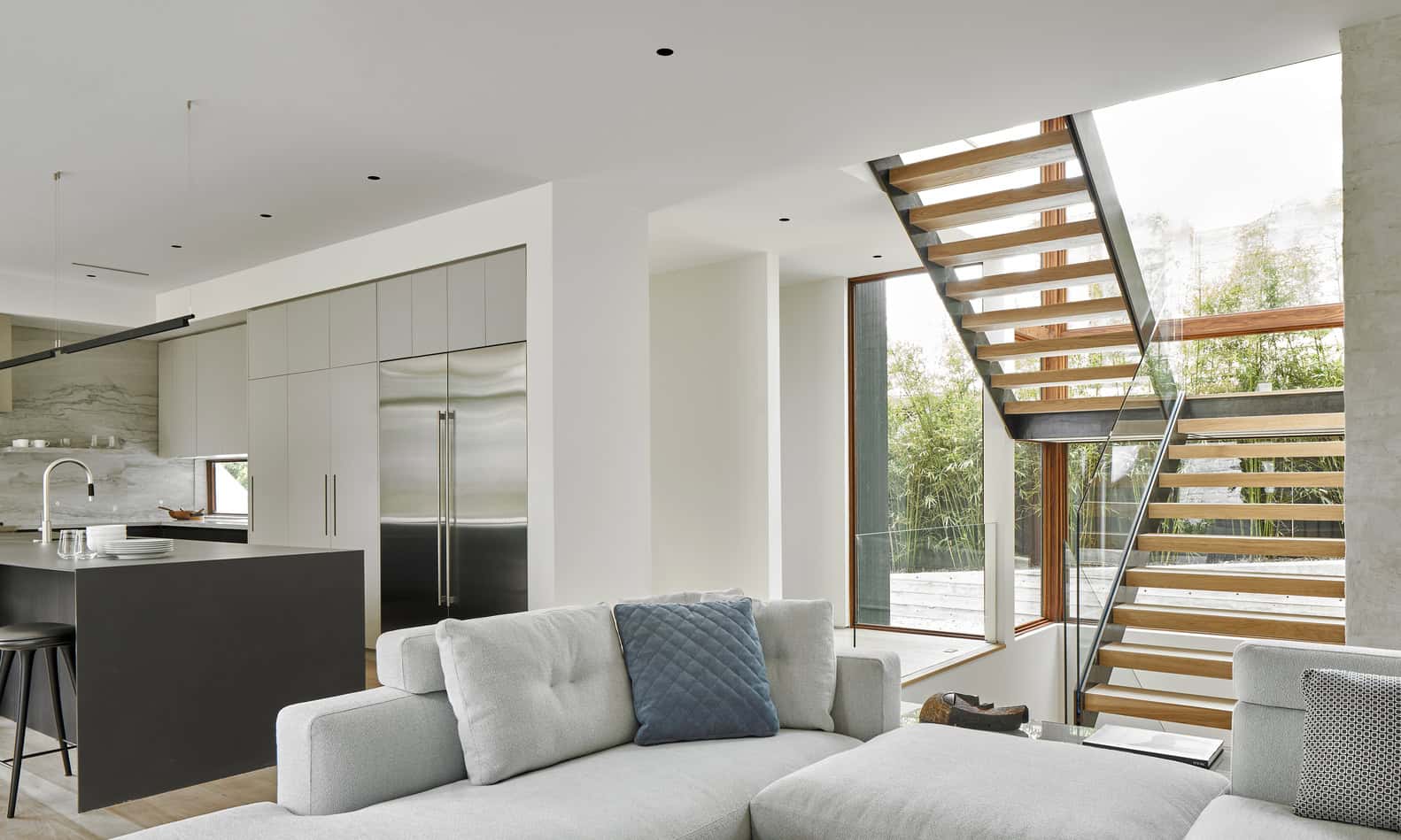 Skybox House by Dick Clark + Associates in Austin, Texas Skybox House by Dick Clark + Associates in Austin, Texas