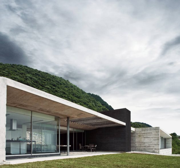 Widescreen House by R Zero Studio in Jiutepec, Mexico