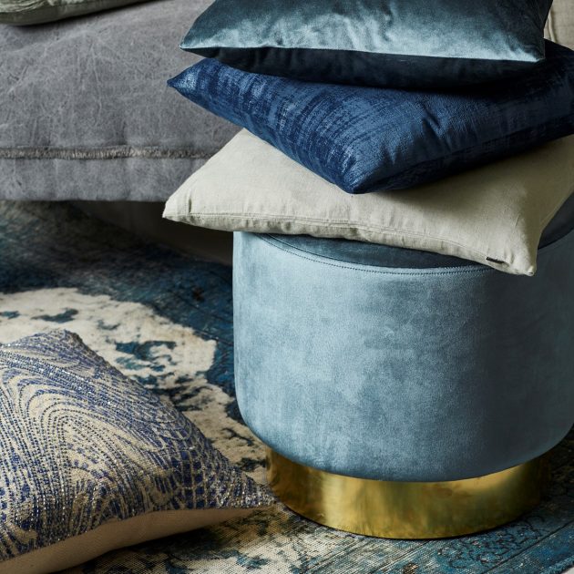 How to Use Velvet in Its Decoration?