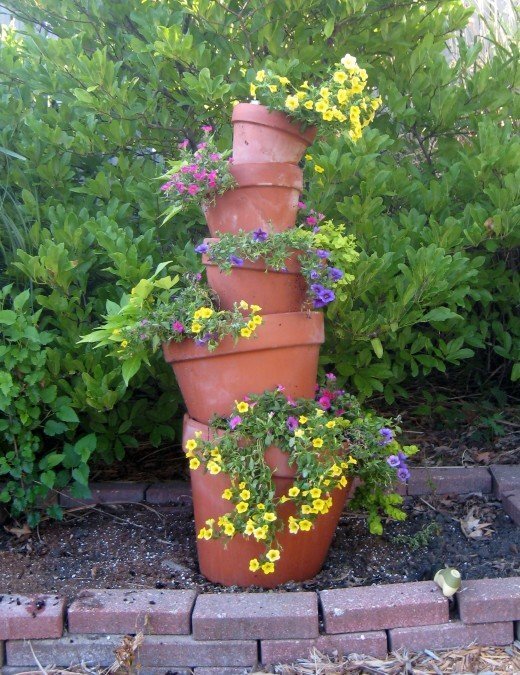 15 Wonderful DIY Garden Decor Ideas You Can Craft From Terracotta