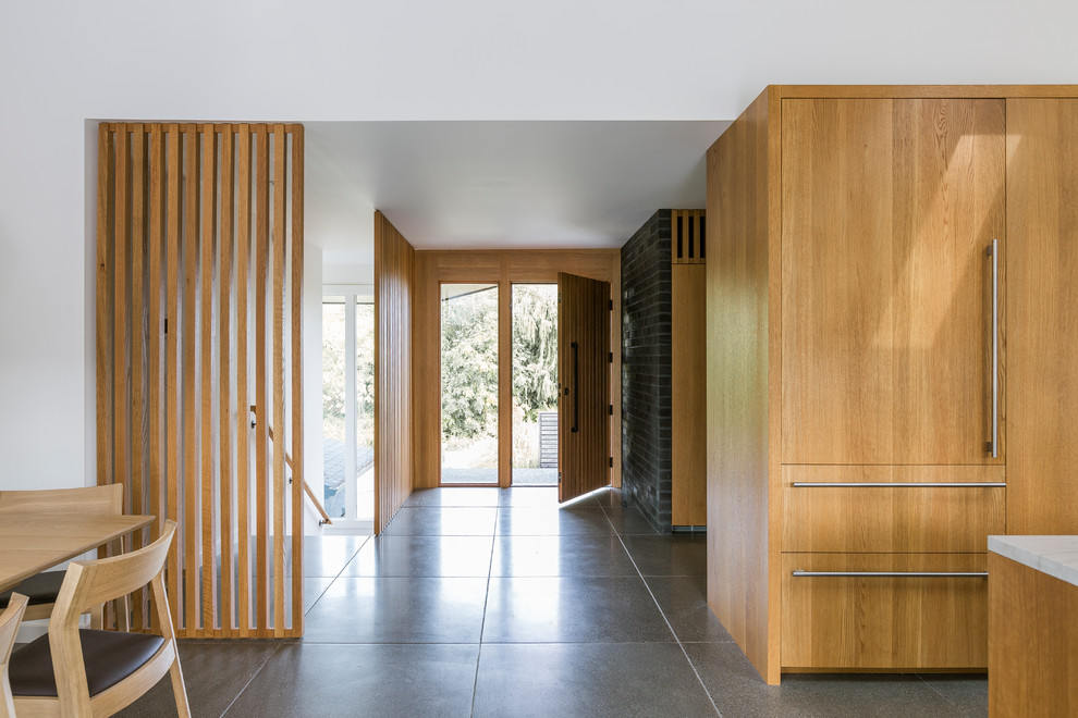 16 Warm & Welcoming Mid-Century Modern Entryway Designs