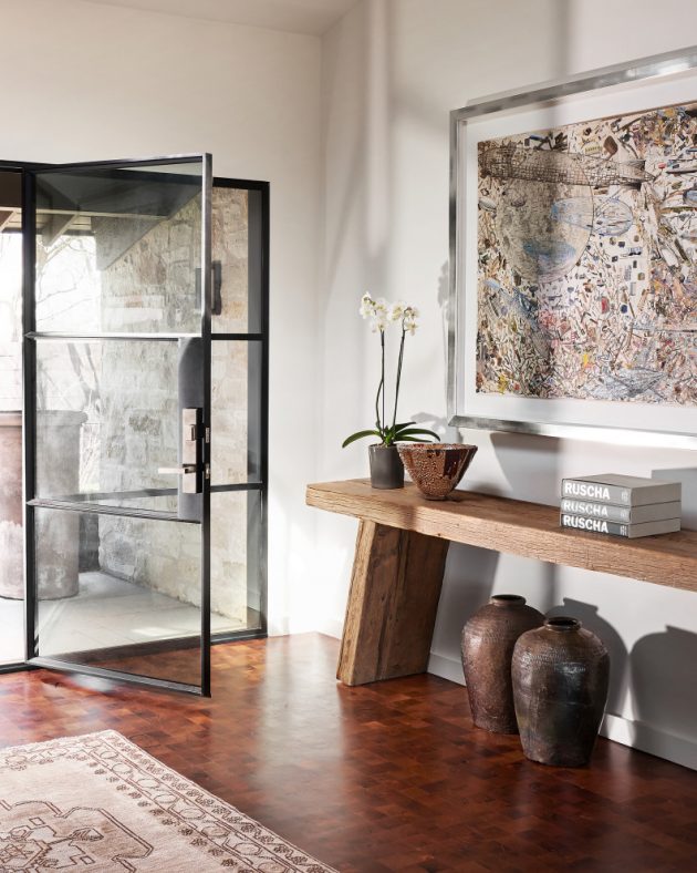 16 Warm & Welcoming Mid-Century Modern Entryway Designs