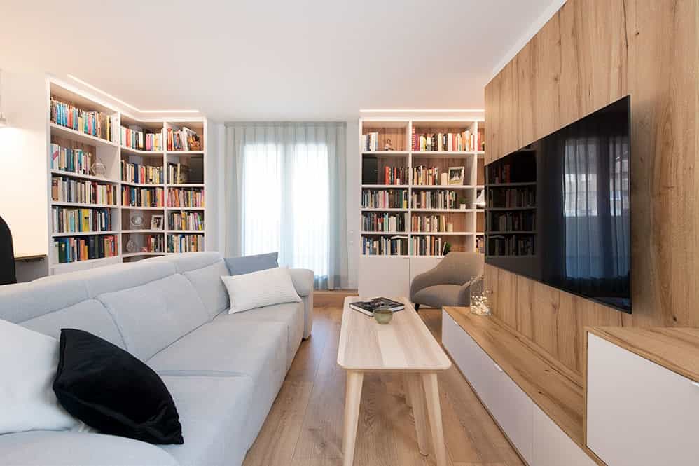Barcelona Apartment with Rooms and Corridors Eliminated to Have More Light & Space Barcelona Apartment with Rooms and Corridors Eliminated to Have More Light & Space