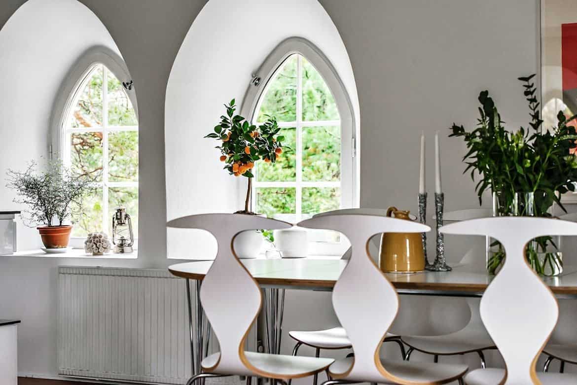 Look at This Special Home in History Building Look at This Special Home in History Building