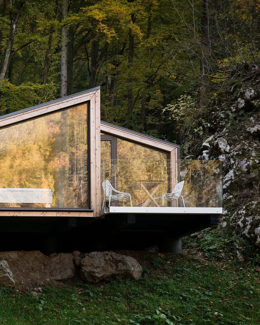 A Contemporary House Like a Cabin in the Woods A Contemporary House Like a Cabin in the Woods