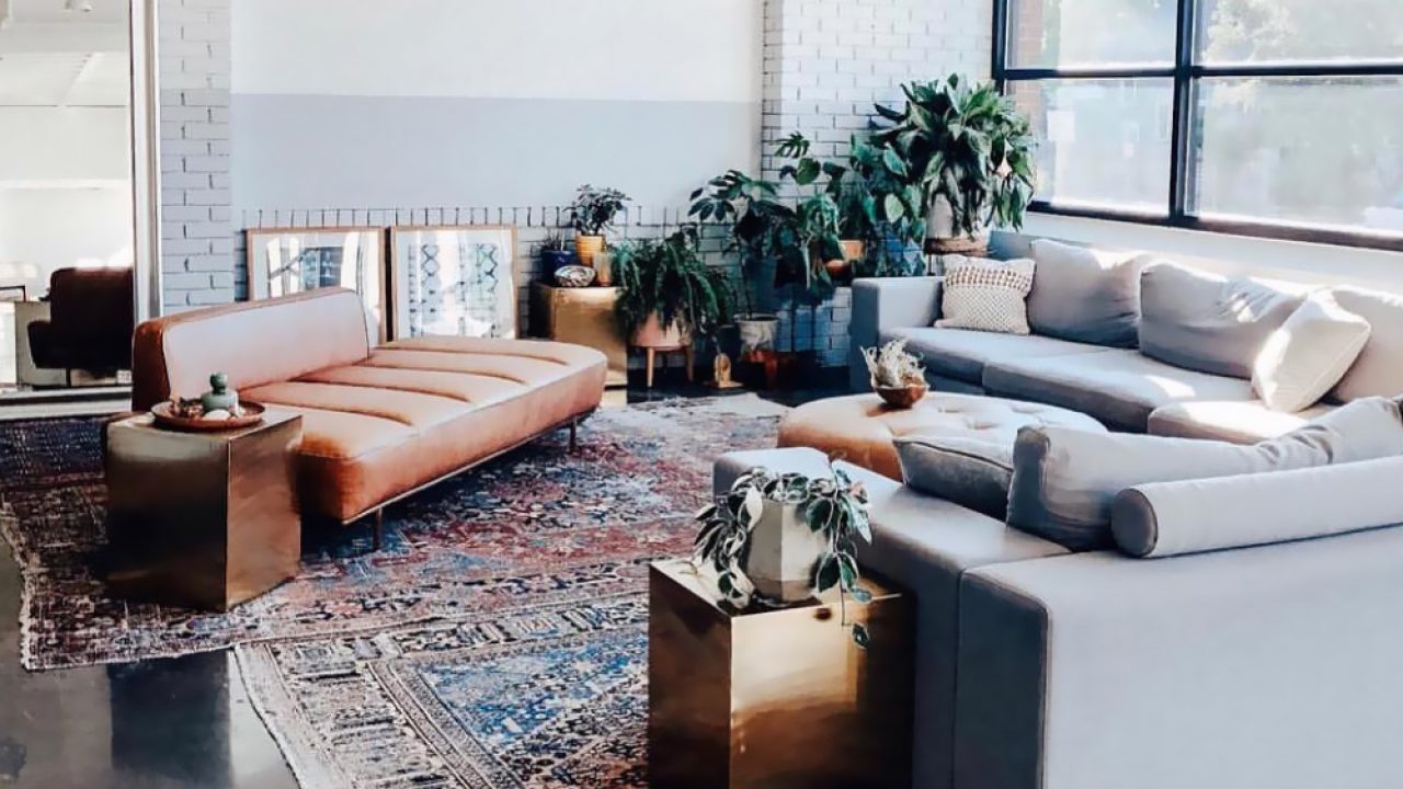 Persian Carpet Back In The Decor, Living Room Persian Rug