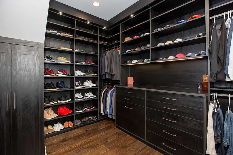 20 Practically Elegant Mid-Century Modern Closet Designs 20 Practically Elegant Mid-Century Modern Closet Designs