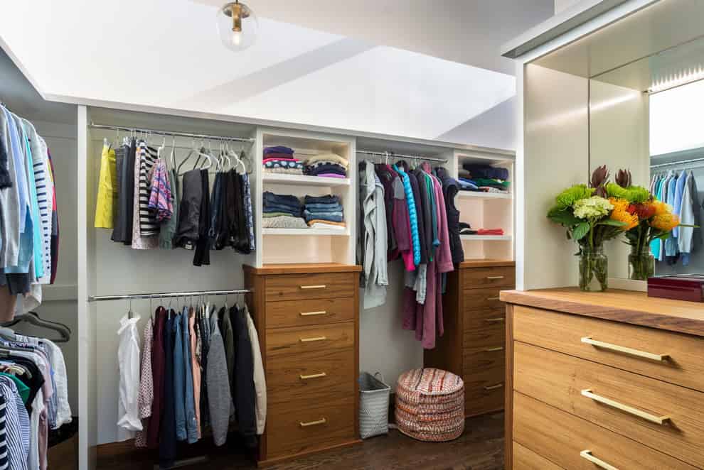 20 Practically Elegant Mid-Century Modern Closet Designs 20 Practically Elegant Mid-Century Modern Closet Designs